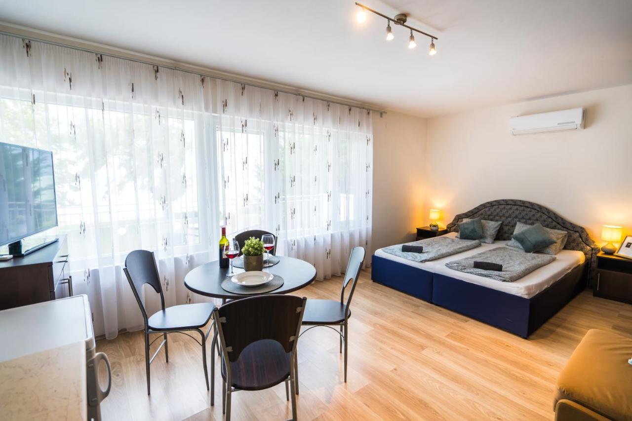 Siesta Sziget - Balaton-Parti Apartmanok Siofok Exterior photo